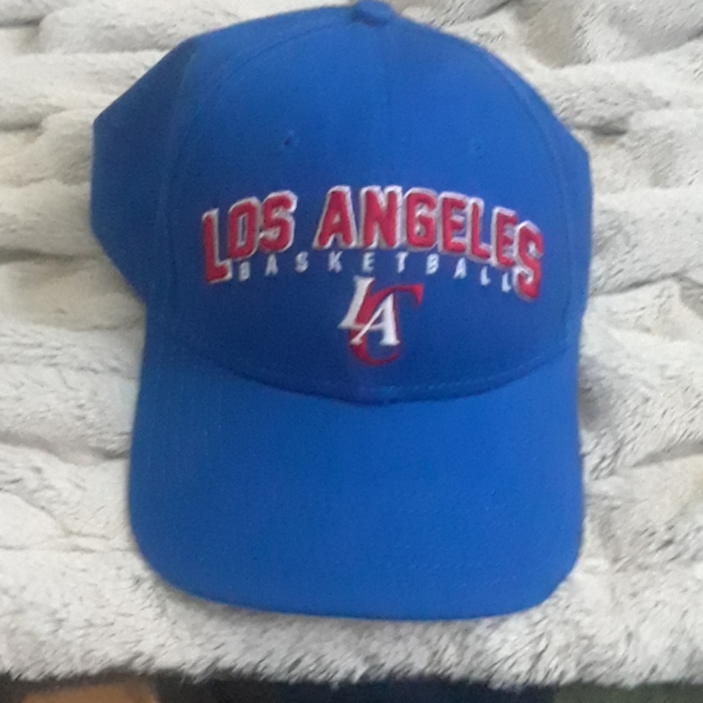 LA Clippers Hat/Beanie/Flag and Banner (4 items)